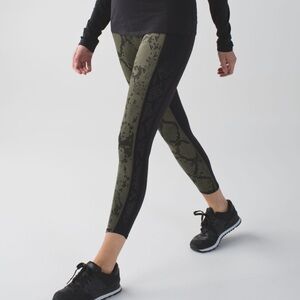 Lululemon Beyond Boundaries Pant
Black / Ziggy Snake Butter green Black